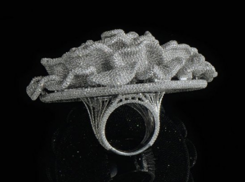 一枚镶有24679颗钻石的戒指 打破吉尼斯世界纪录