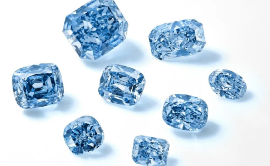 戴比尔斯De Beers稀有蓝钻系列：总重32.09ct，估价7000万美元